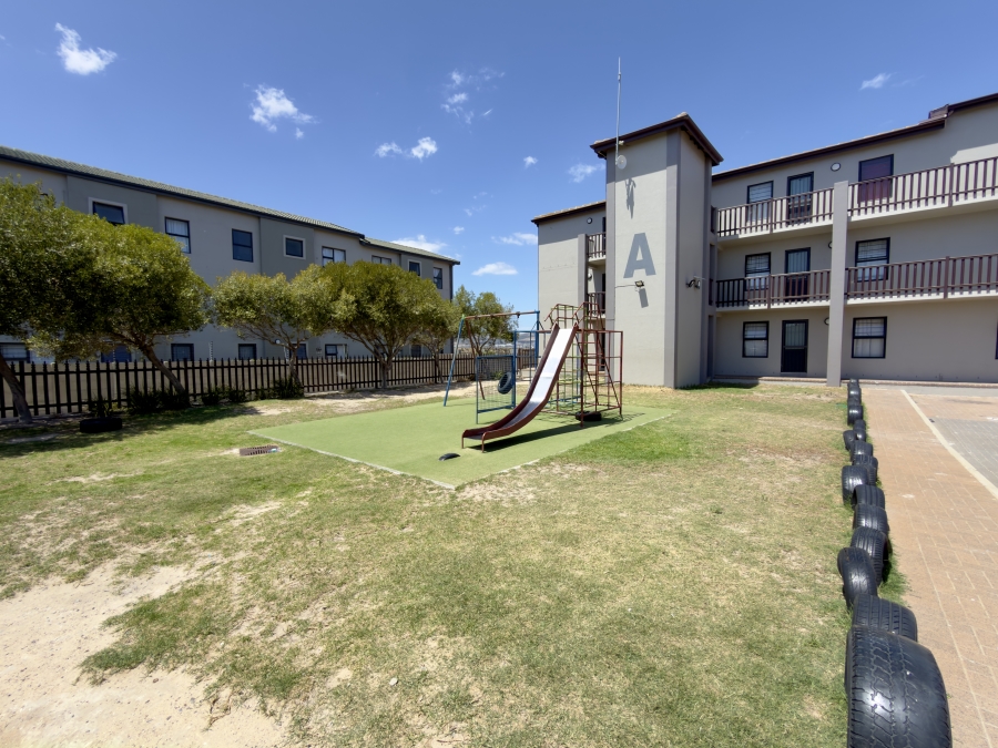 2 Bedroom Property for Sale in Parklands East Western Cape